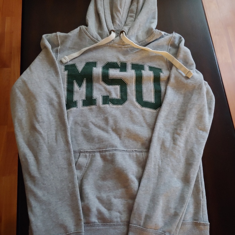 MSU hoodie fan